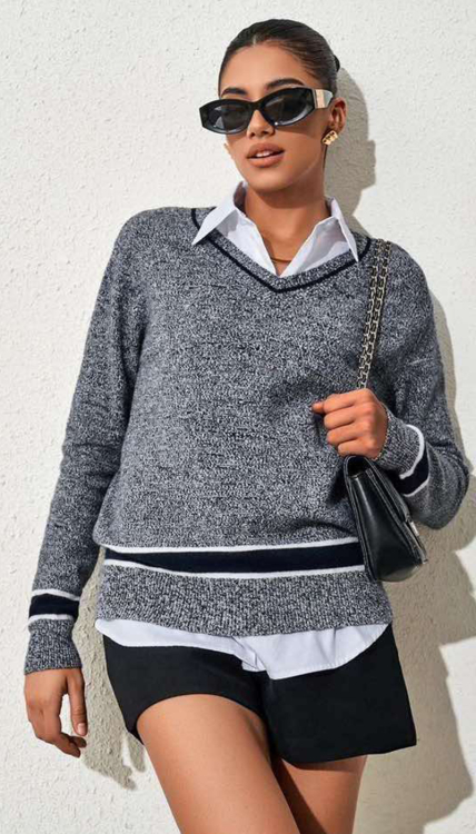 Γκρι πουλόβερ με ρίγες και V-λαιμόκοψη-VC7175