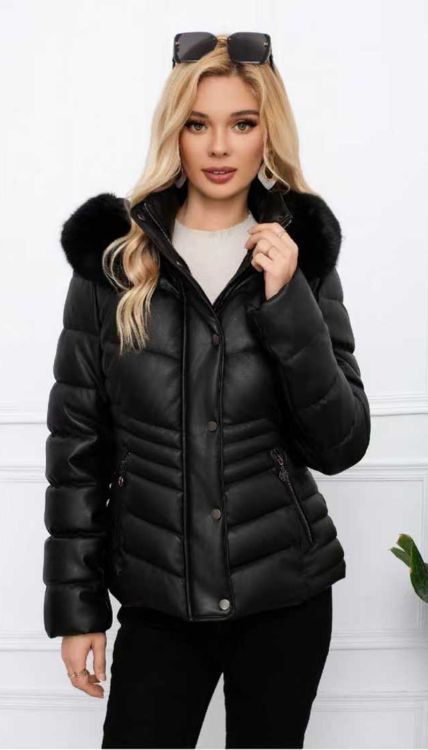 Μαύρο δερματίνη puffer μπουφάν με γούνινη κουκούλα-A26282