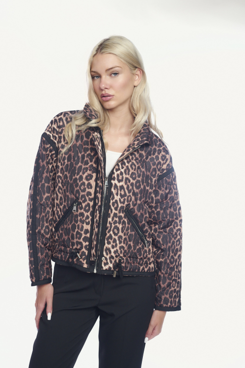 Κοντό καπιτονέ μπουφάν με λεοπάρ print και μαύρες λεπτομέρειες-926