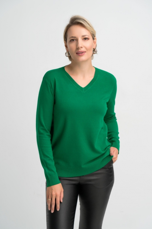 Πλεκτό πουλόβερ με βε λαιμόκοψη (plus size)-015B