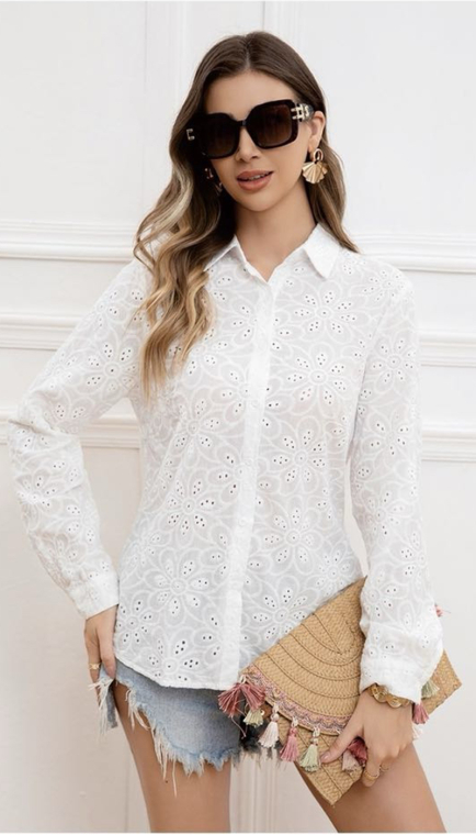 Λευκό πουκάμισο με μπροντερί λουλουδάτες λεπτομέρειες-Α26101