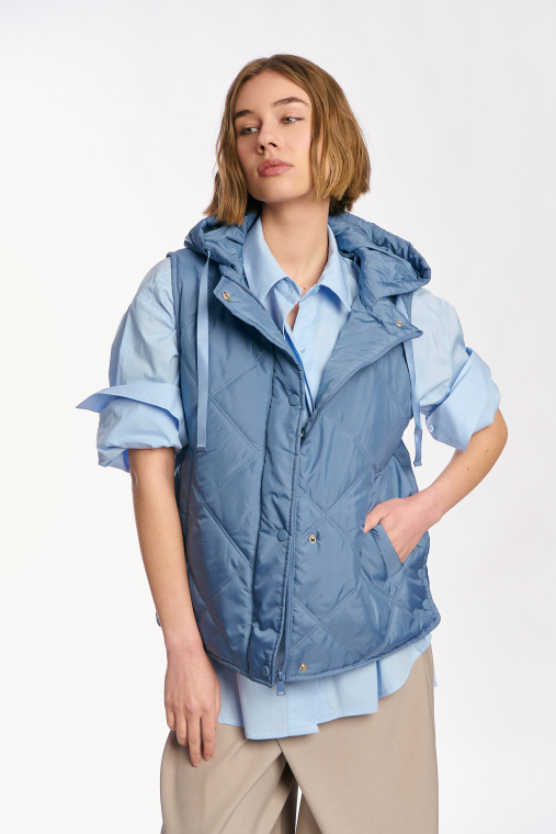 Γυναικείο Καπιτονέ Γιλέκο με Αποσπώμενη Κουκούλα και Ρομβοειδή Ραφή σε Μπλε-A26350