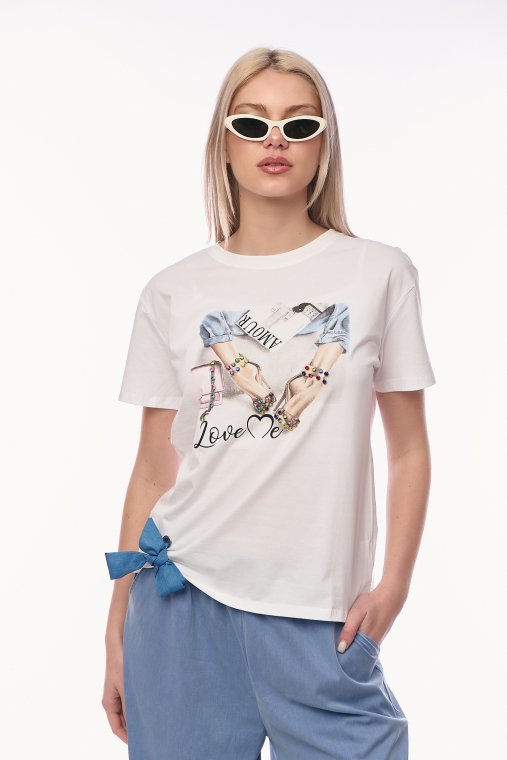 Λευκό T-shirt με Love Me Print, Πολύχρωμα Στρας & Μπλε Φιόγκο-186