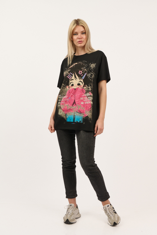 Γυναικείο Μαύρο T-Shirt με Anime Στάμπα και Ροζ Λεπτομέρειες-4518