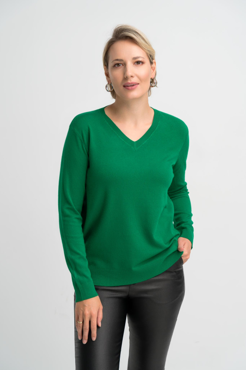 Πλεκτό πουλόβερ με βε λαιμόκοψη-015